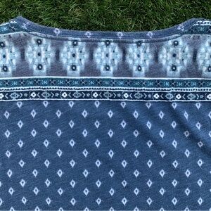 SONOMA short sleeve cotton blend tshirt with lovely blue pattern